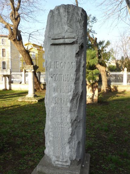 Theodosios Stele